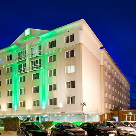 Holiday Inn Basildon, an IHG Hotel Bagian luar foto