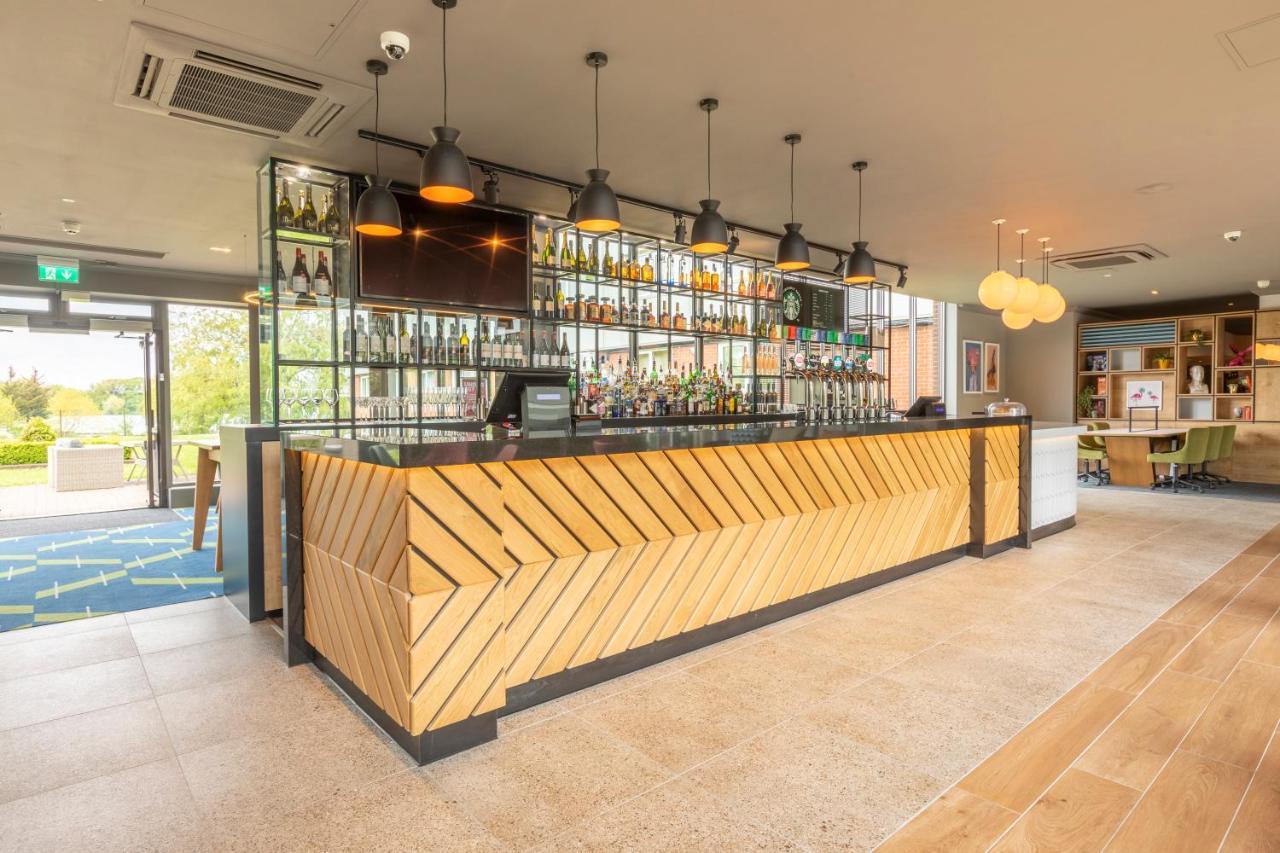 Holiday Inn Basildon, an IHG Hotel Bagian luar foto