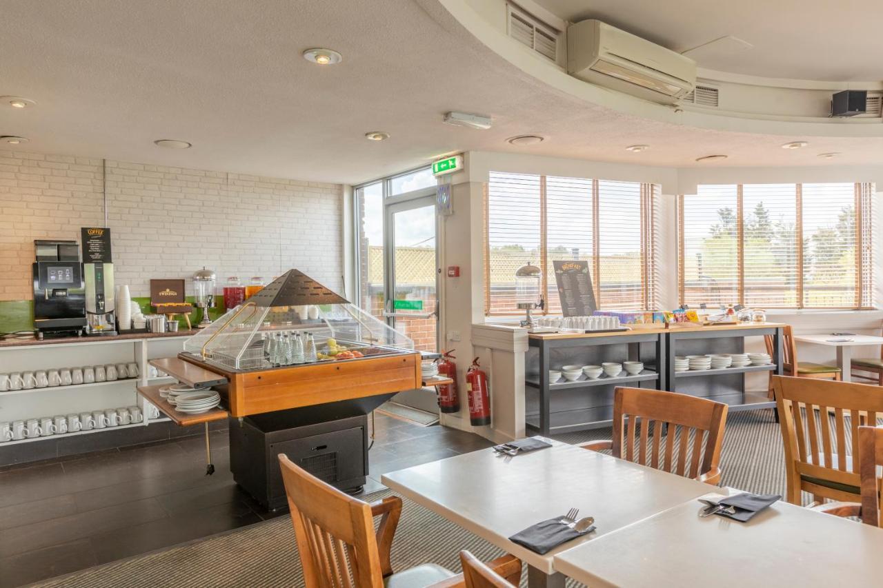 Holiday Inn Basildon, an IHG Hotel Bagian luar foto