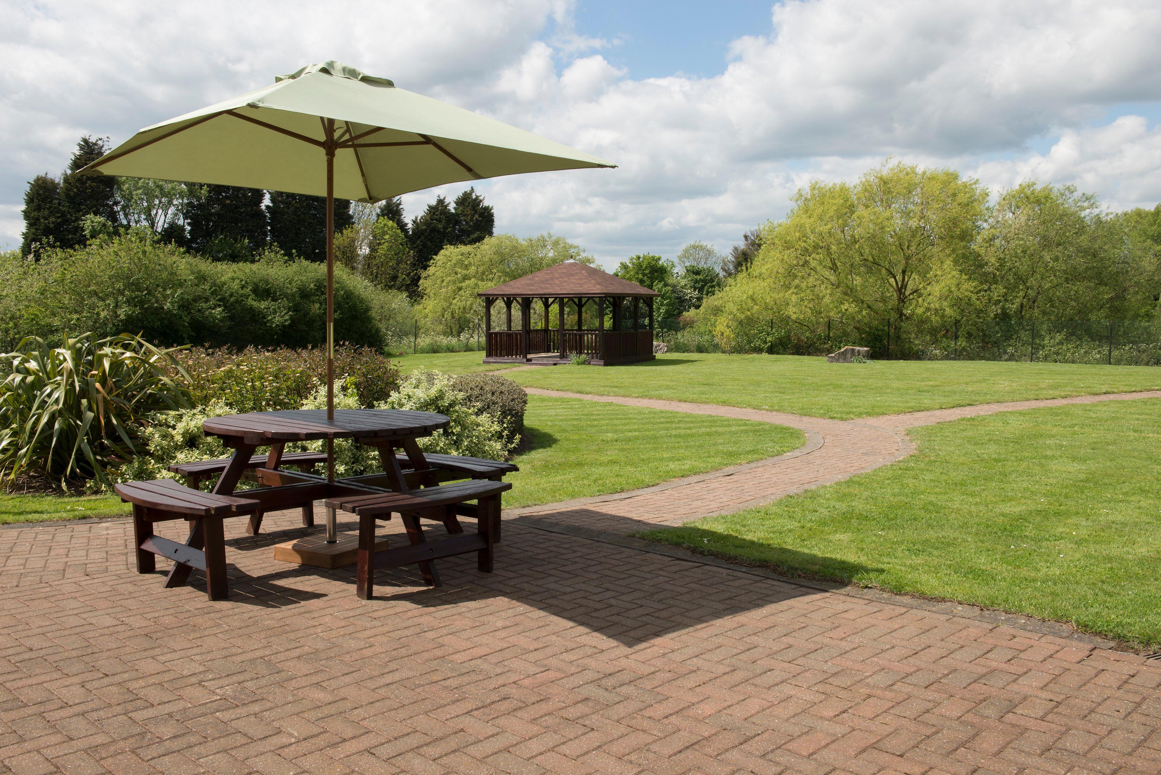 Holiday Inn Basildon, an IHG Hotel Bagian luar foto