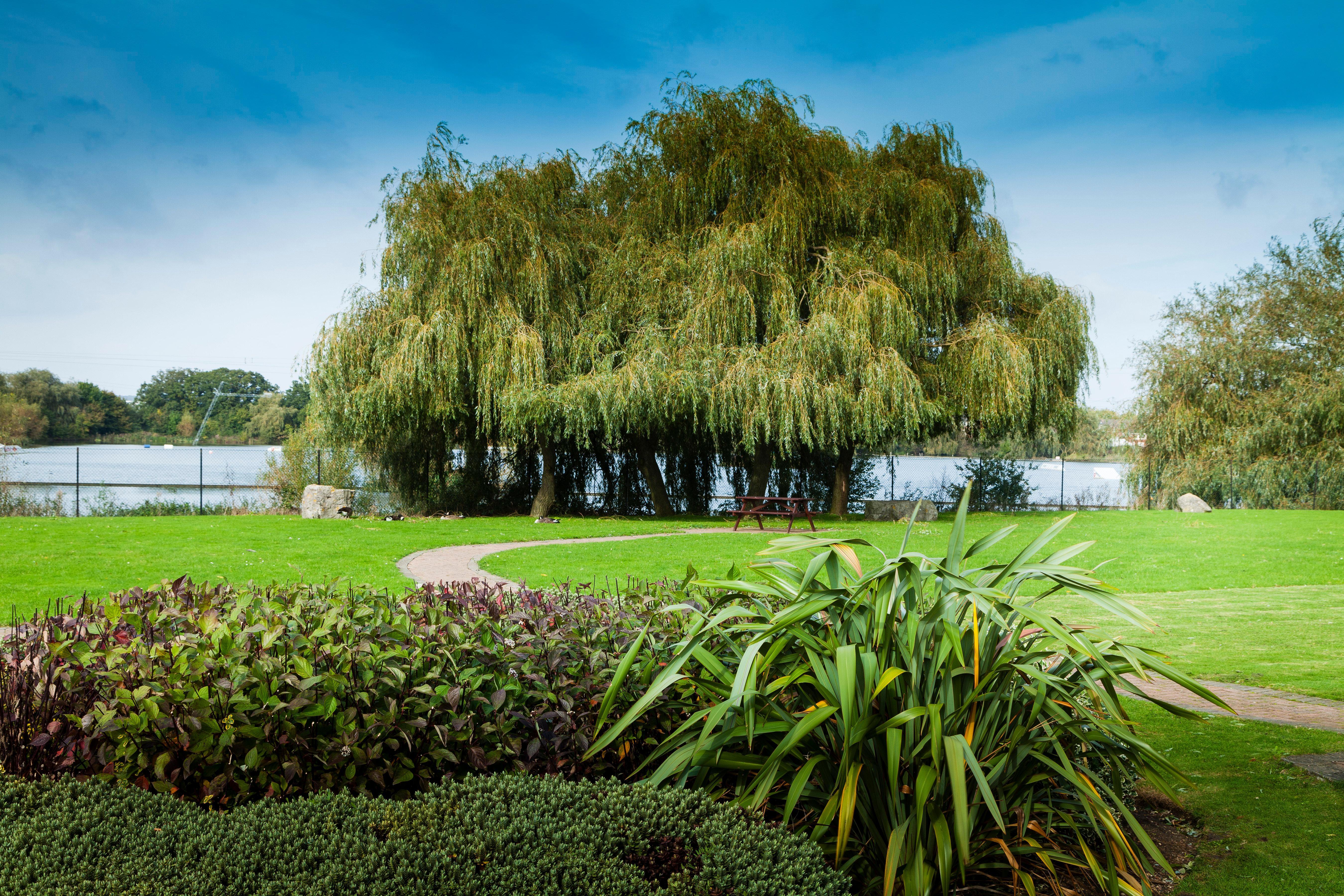 Holiday Inn Basildon, an IHG Hotel Bagian luar foto