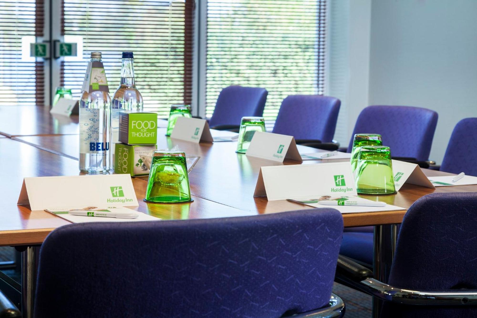 Holiday Inn Basildon, an IHG Hotel Bagian luar foto